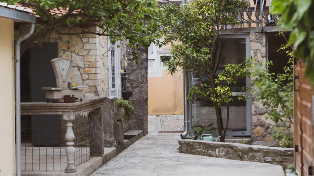 Апартаменты Scardona Rustica, Bed & Breakfast With Jacuzzi, Bbq And Free Parking In Skradin, Krka Экстерьер фото