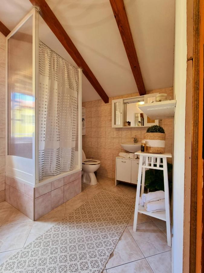 Апартаменты Scardona Rustica, Bed & Breakfast With Jacuzzi, Bbq And Free Parking In Skradin, Krka Экстерьер фото